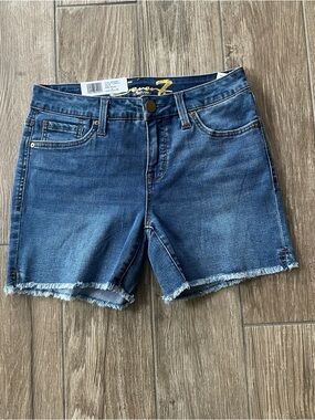 Seven7 Blue Frayed-Hem Denim Shorts size 4 5 inch inseam